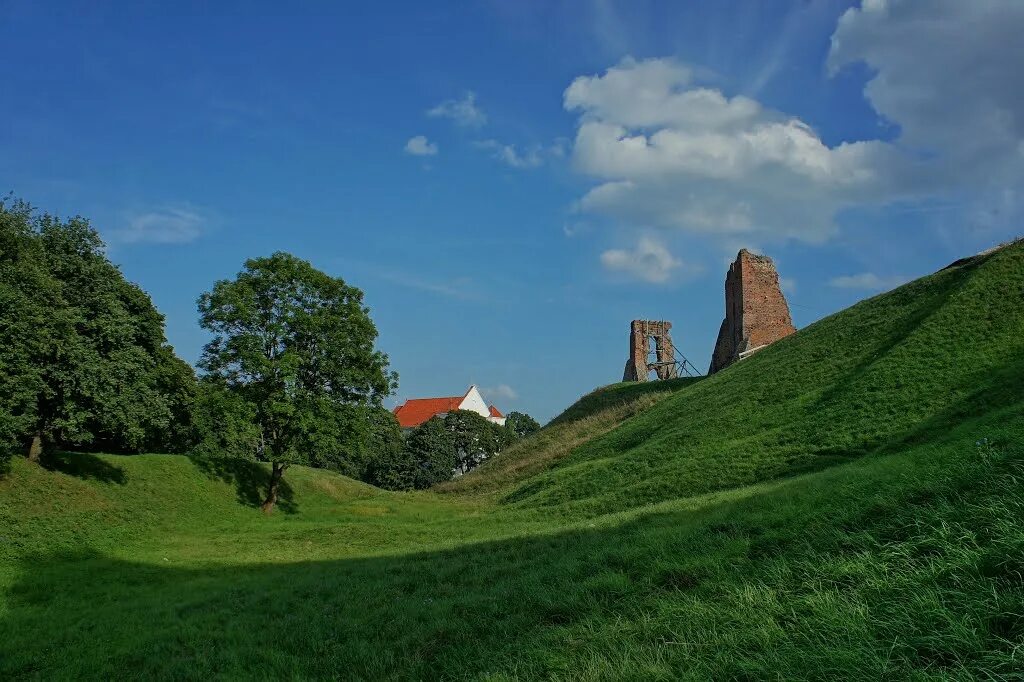 крепость новогрудок. новогрудский замок беларусь 2020. новогрудский замок беларусь 2020. руины замка в новогрудке. замок миндовга новогрудок.