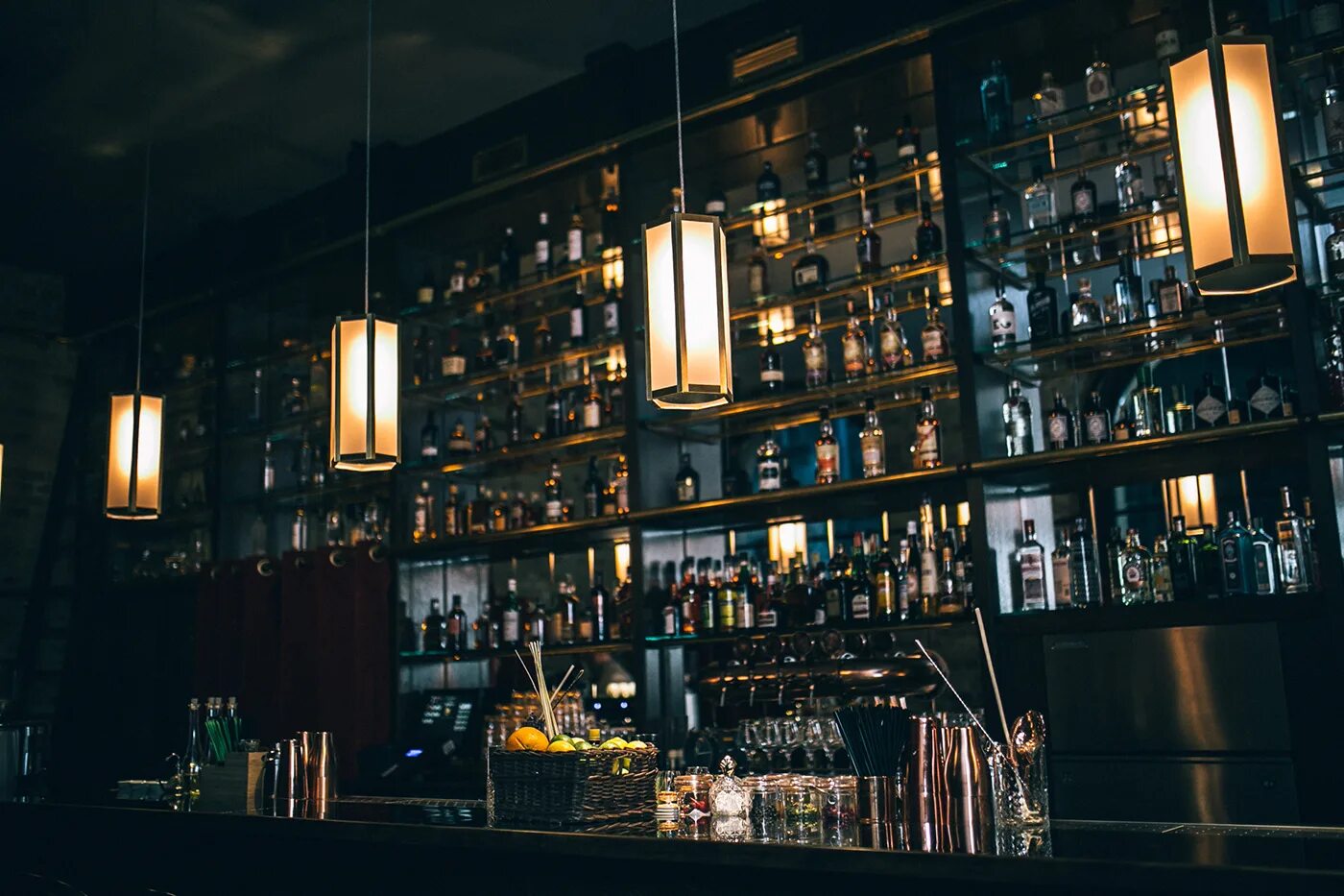 Black pub. Бар блэк свон. блэк свэн бар. чёрный лебедь бар москва. black swan pub в москве китай город.