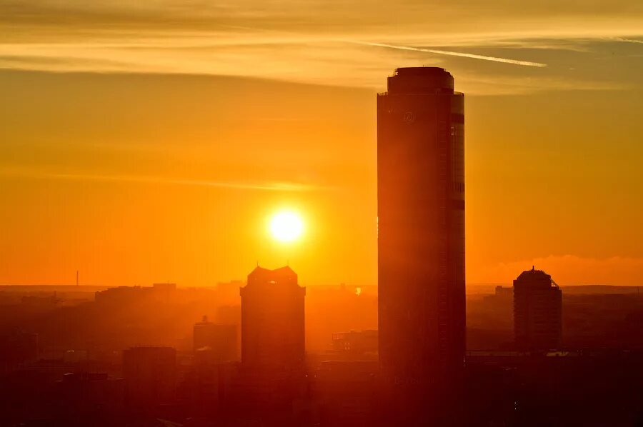 небо екатеринбург. рассвет с высоты птичьего полета. рассвет в екатеринбурге. зимний сыктывкар. рассвет в екатеринбурге.