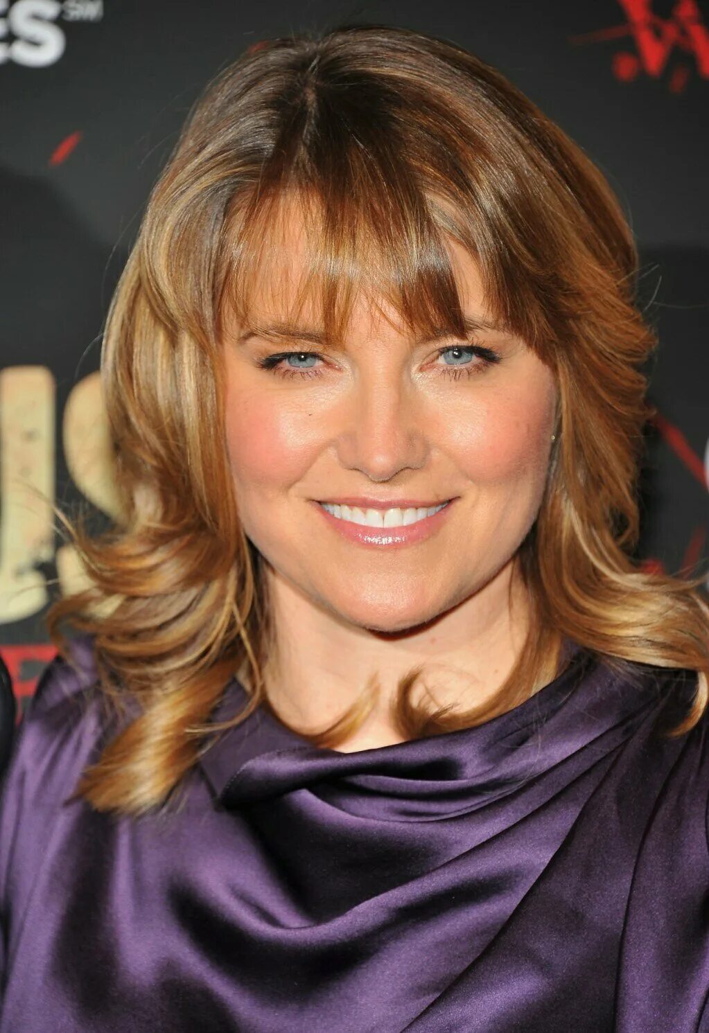 Lyusi loulecc. Люси Лоулесс 2013. Люси Лоулесс фото. Lucy lawless