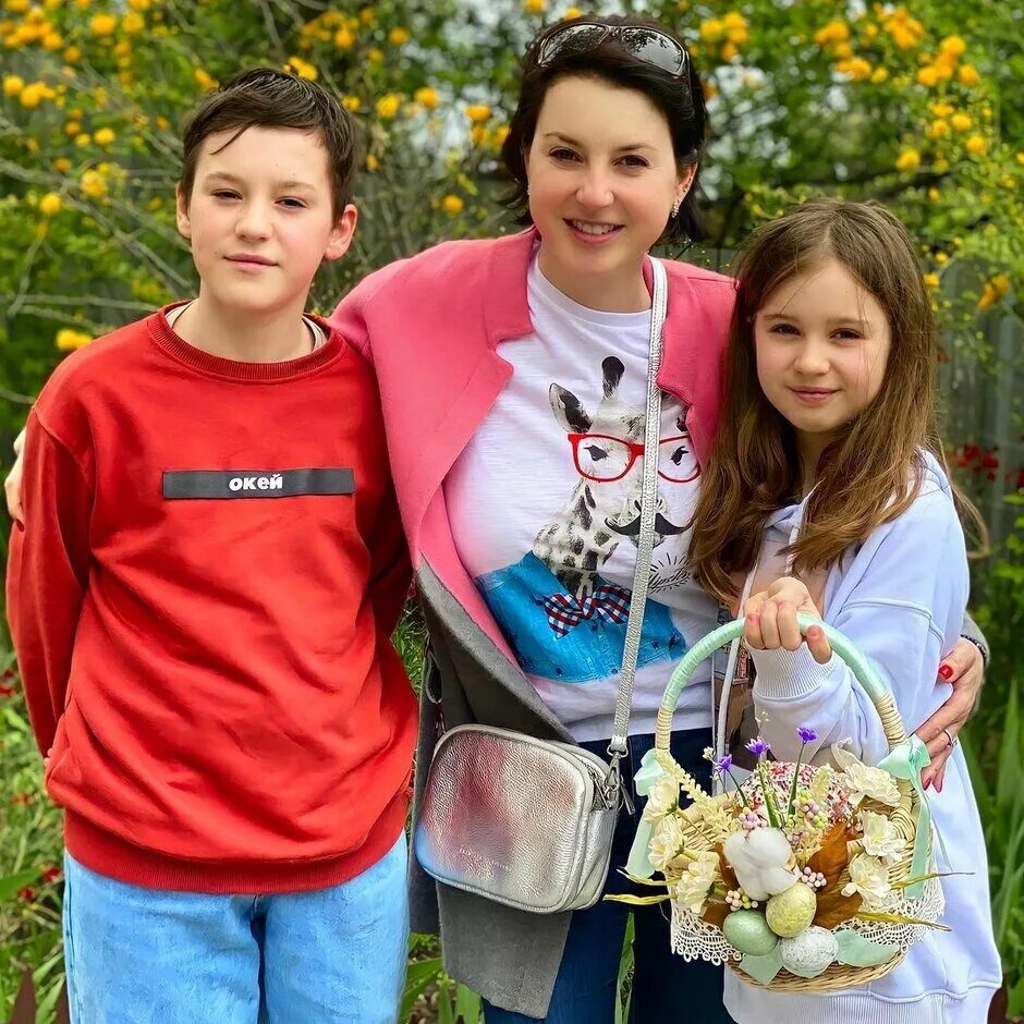 Сергей михеев и слуцкая. Слуцкий и слуцкая родственники. Слуцкий и слуцкая родственники. Слуцкая ирина фигуристка дети. Ирина слуцкая дети.