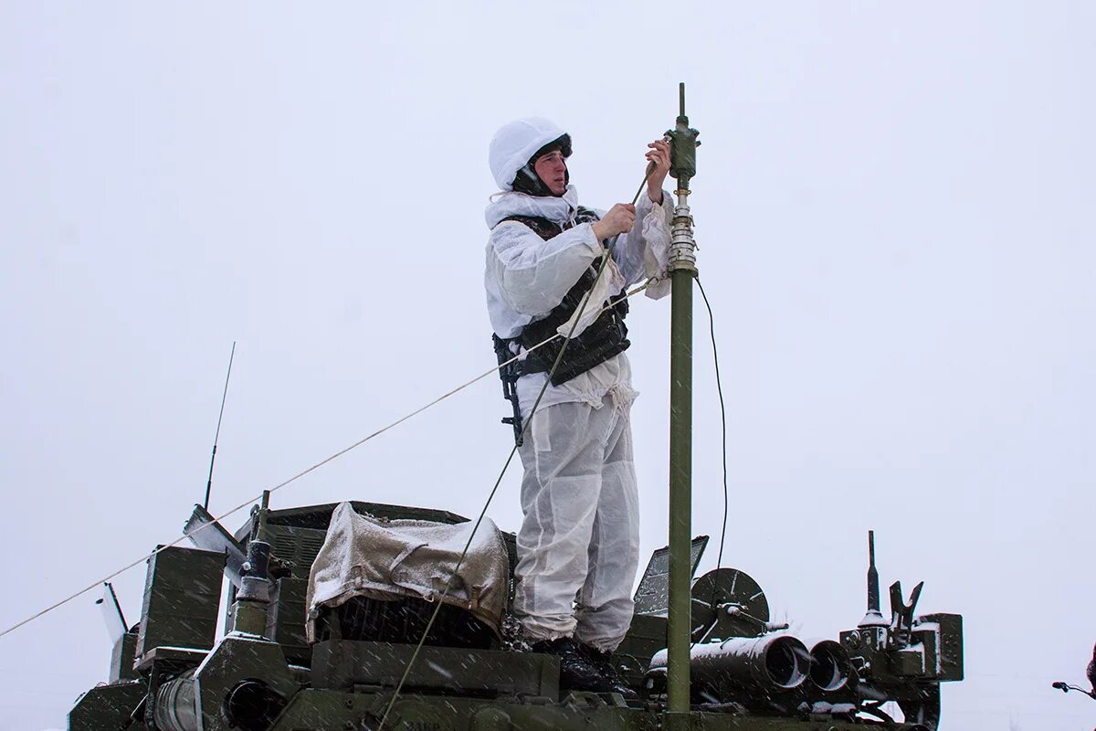 Зимняя связь. Военный Связист. Военная связь. Связисты войска. Специальные войска связи.