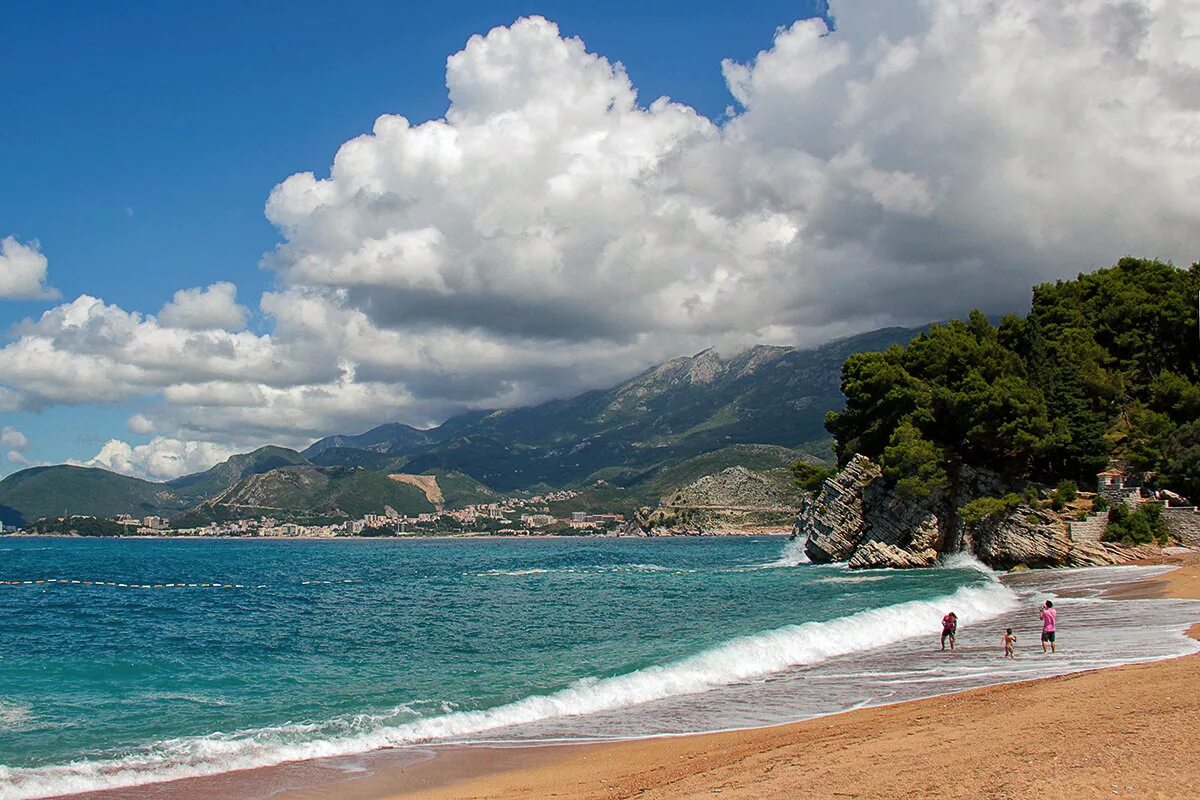курортными зонами славится побережье. пляж тулум мексика. курортными зонами славится побережье. болгария лазурный берег. болгария черное море.