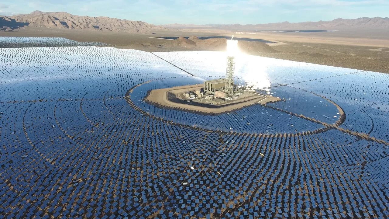 Крупнейшая солнечная электростанция в мире. Ivanpah солнечная станция в сша. солнечная станция в мохаве. солнечная электростанция в мохаве. стэс айвонпа.