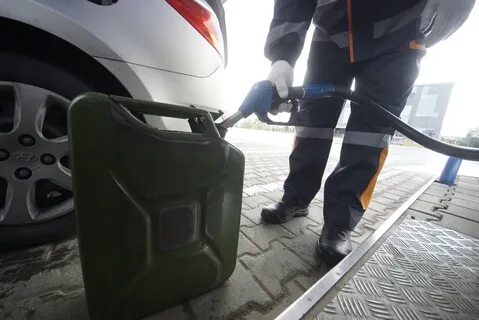 Литров бензина залили бак