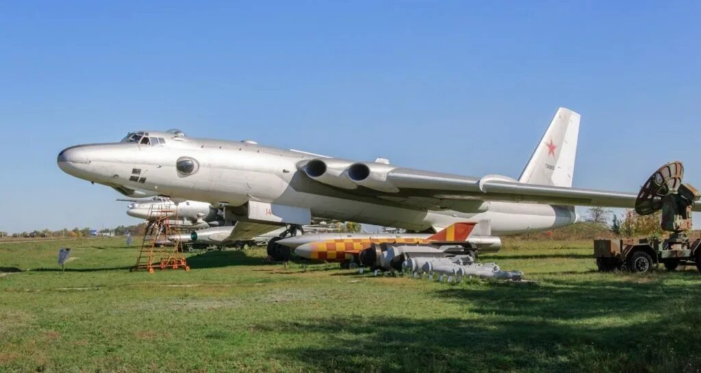 окб мясищева. бомбардировщик мясищева 3м. окб мясищева. вм-т атлант. окб мясищева.