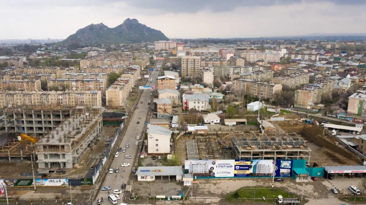 шла ош. город ош арка. улицы города ош киргизия. шла ош. шла ош.