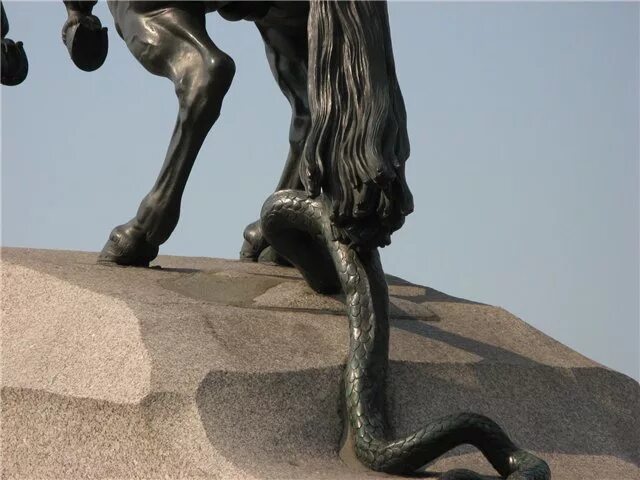 медный всадник памятник в санкт-петербурге. опора всадника. памятник петру 1 автор фальконе в санкт-петербурге. опора всадника. памятник николаю 1 на коне в санкт-петербурге.