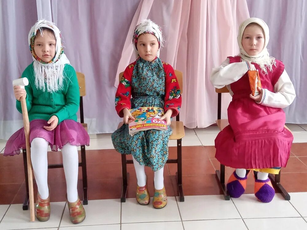 бабушки старушки сценка в детском саду. бабушки старушки сценка в детском саду. сценка старушки. бабушка старушки сенка. сценка бабушки старушки в детском.