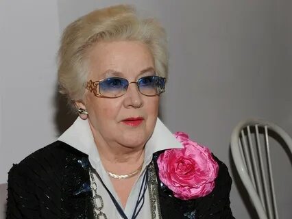 Біреуін қалың қауым есекпен ұрып жатыр