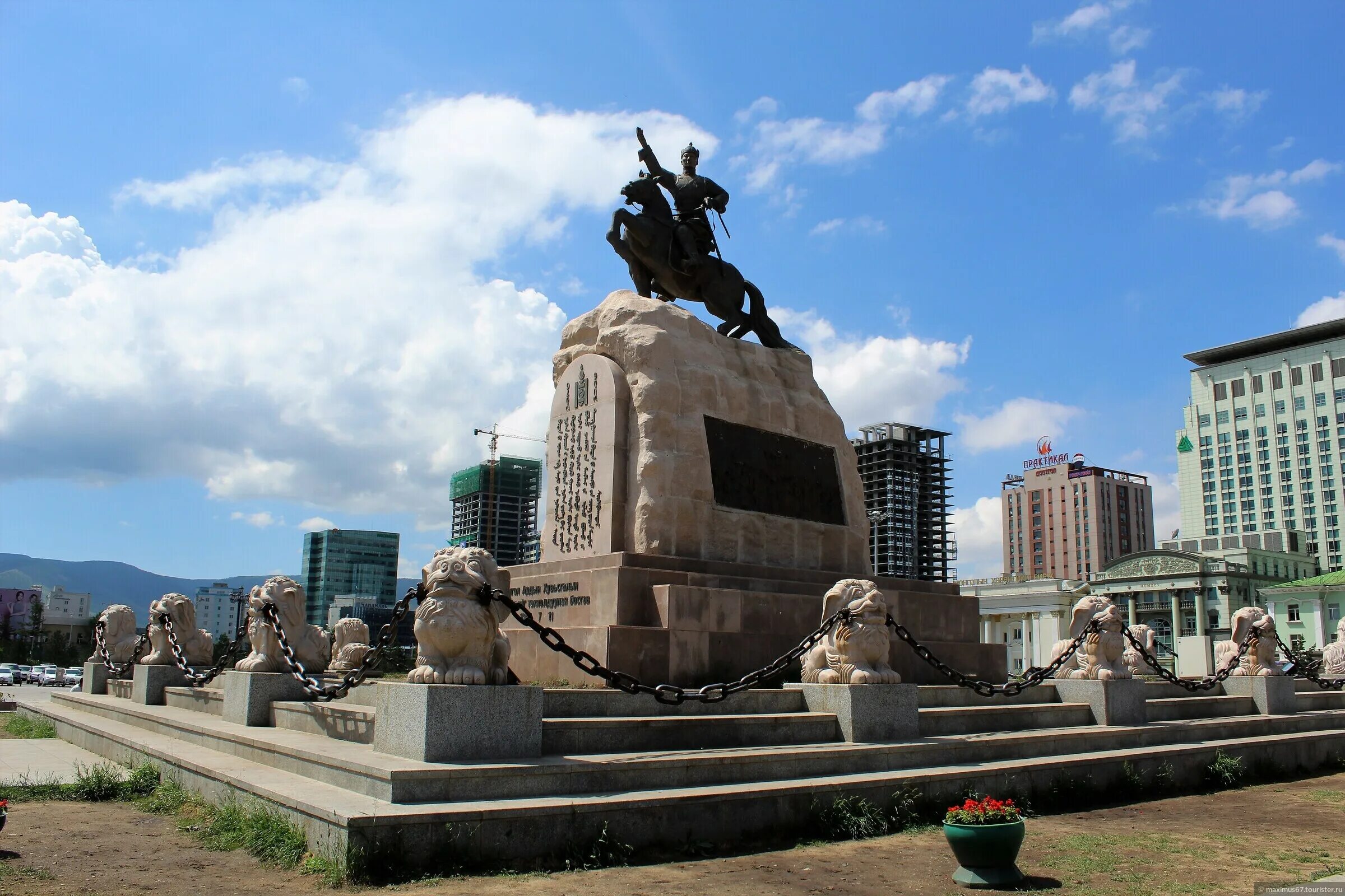 В какой стране находится улан батор. Монголия Улан Батор. Монголия столица Улан Батор. Улан Батор центр. Монголия столица Улан Батор достопримечательности.