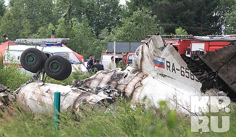 3 июня 2011. Ту 134 крушение Петрозаводск. Катастрофа ту-134 под Петрозаводском. Крушение ту 134 в Петрозаводске 2011. Крушение ту 134 в Карелии.