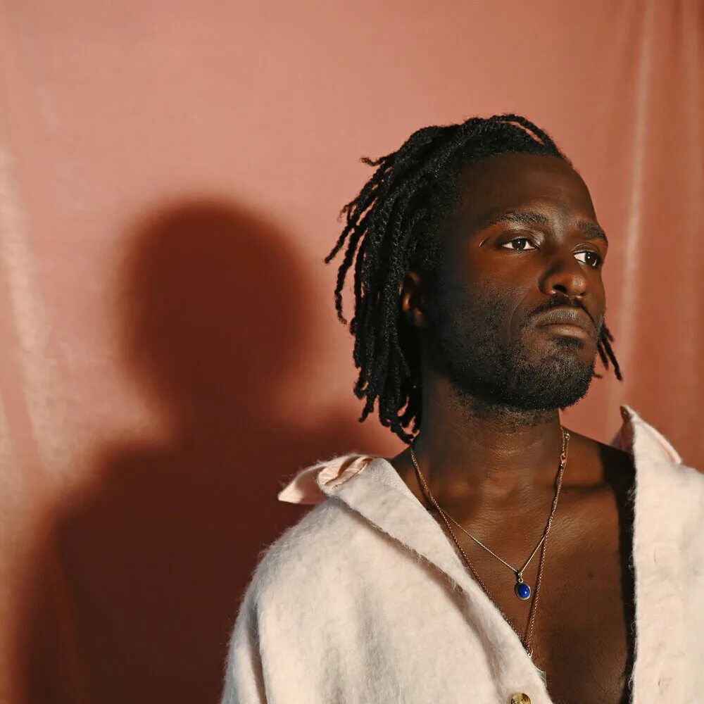 Kwabs signal. Kwabs. kwabs музыкант. kwabs walk клип. супер певец.