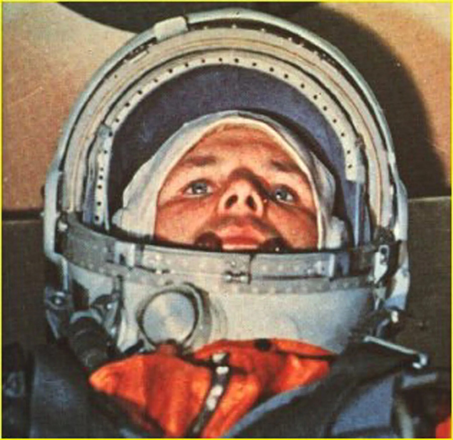1961 год космонавтика. Гагарин в кабине Восток 1.
