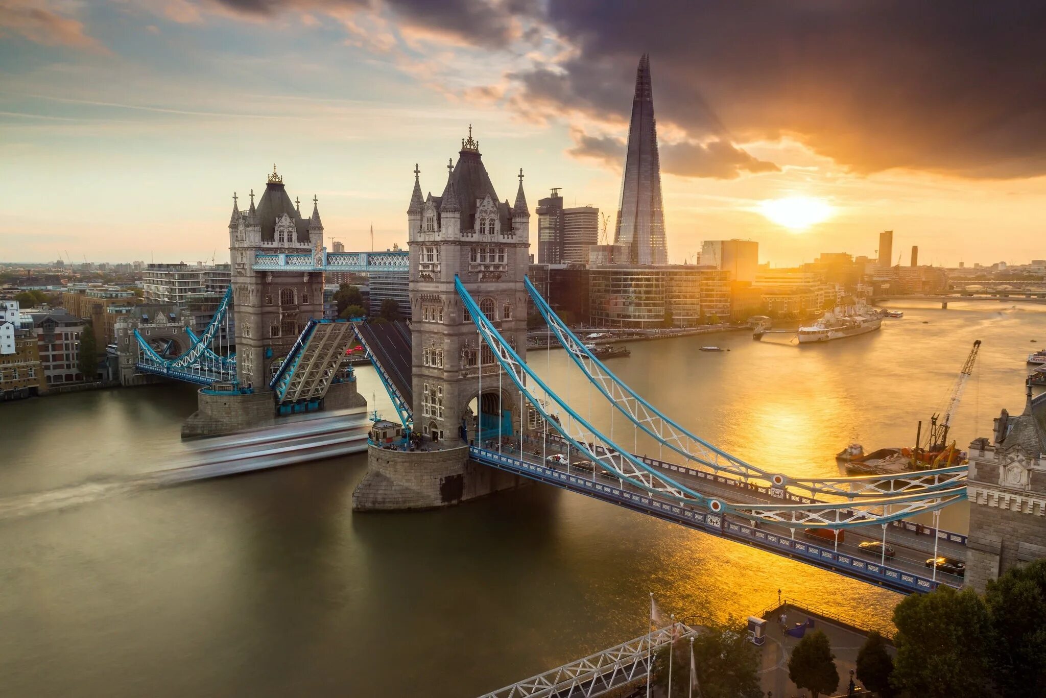 Включи london bridge. Тауэрский мост. Тауэр бридж в Лондоне. Тауэрский мост (Лондон, Англия). Мост Лондон бридж.