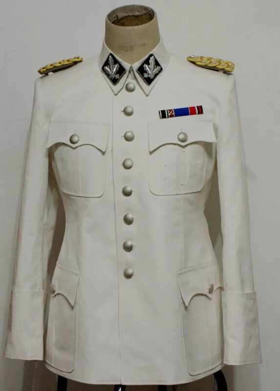 белая немецкая форма. M32 allgemeine ss jacket. м44 german uniform. китель м32 сс. Ss uniform 1939.