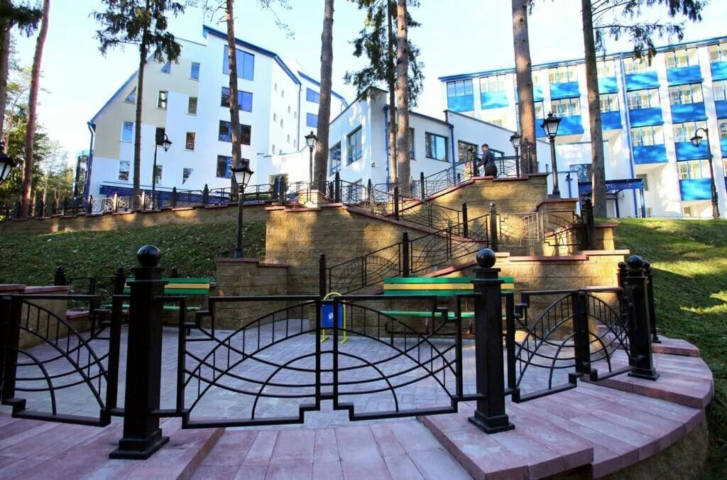 Санаторий железнодорожник летцы. Санаторий железнодорожник витебская область белоруссия. Санаторий железнодорожник витебская область белоруссия. Бассейн в санатории летцы беларусь. Санаторий железнодорожник летцы.