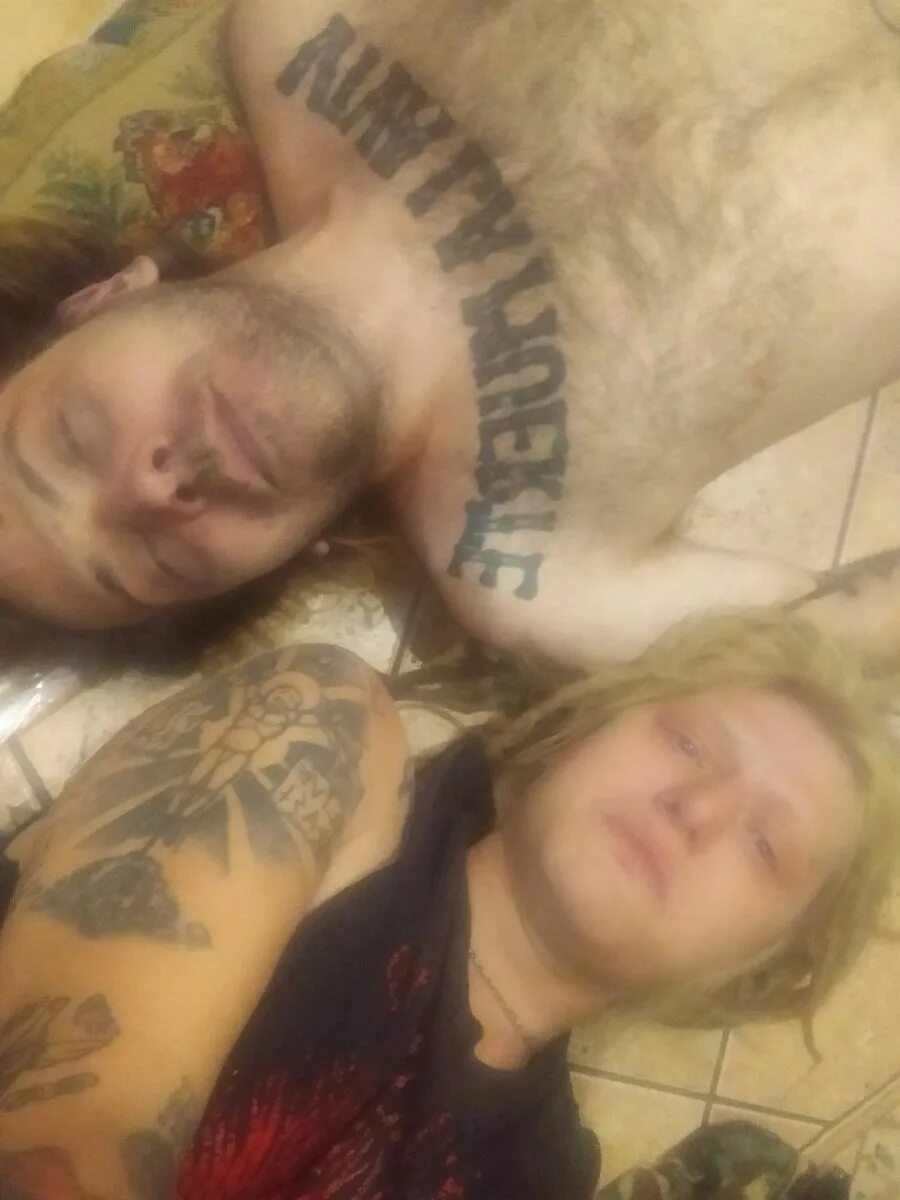 Парень слил видео бывшей. Парень слил видео бывшей. Алеся киселева mellstroy. Русские девушки на вписках. Артем дзюба голый.