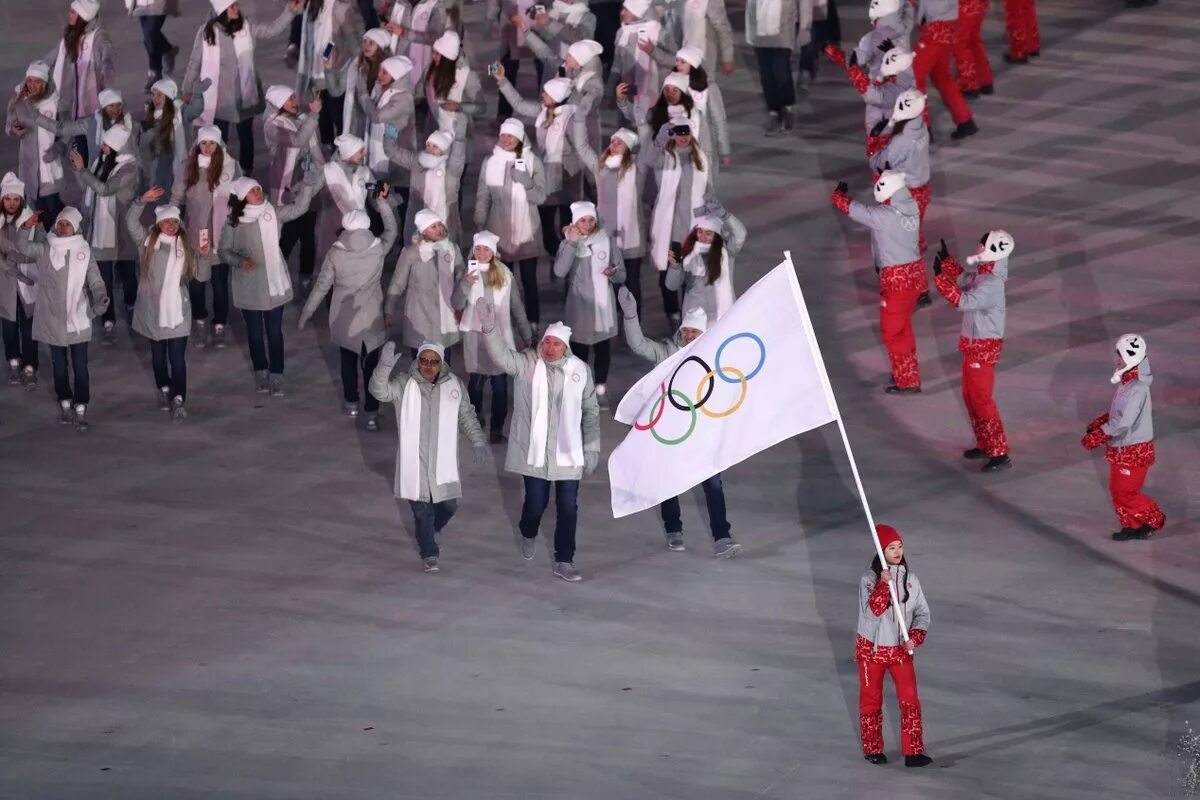 Российские спортсмены под флагом ссср. Нейтральный флаг Олимпийских игр. Церемония открытия олимпиады в Пхенчхане российские спортсмены.