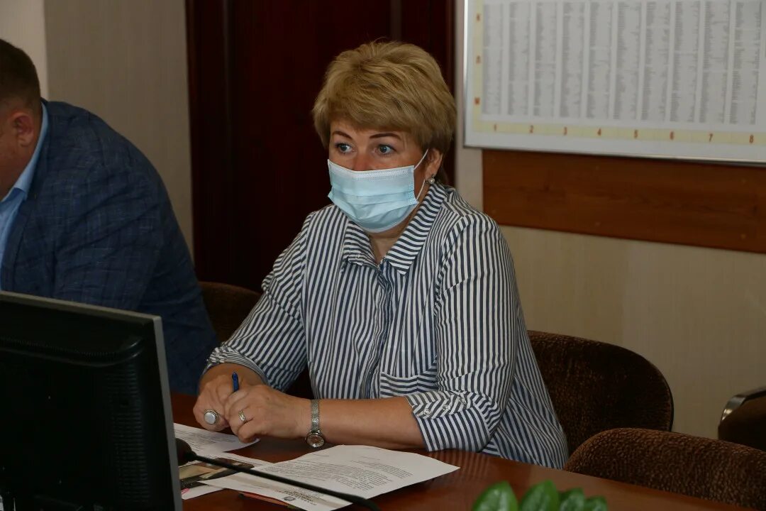 Orsk adm. Заседание горсовета орск. Начальник ужкдхт орск михайловских. Ирина давыденко ганиярова орск. Orsk adm.