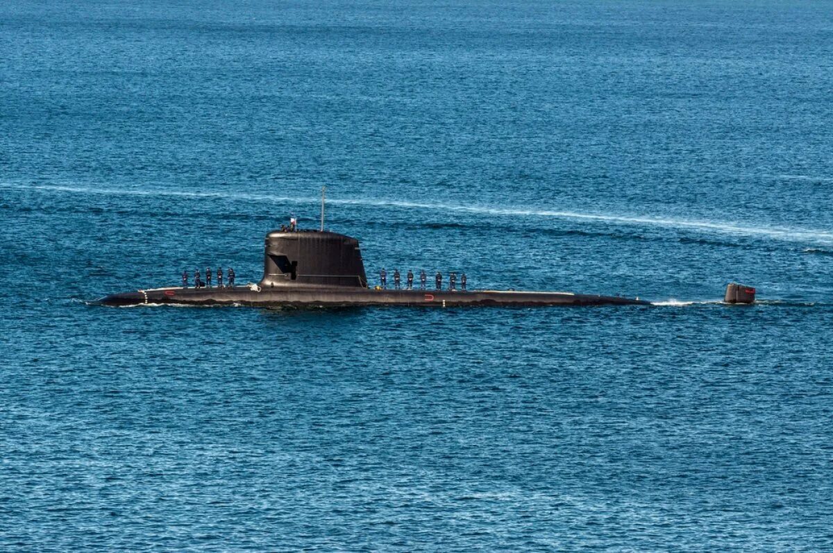 Подводные лодки вышли в море. Алроса подводная лодка. Подводные лодки вышли в море. Подводные лодки вышли в море. Палдиски учебный центр атомного подводного флота ссср.