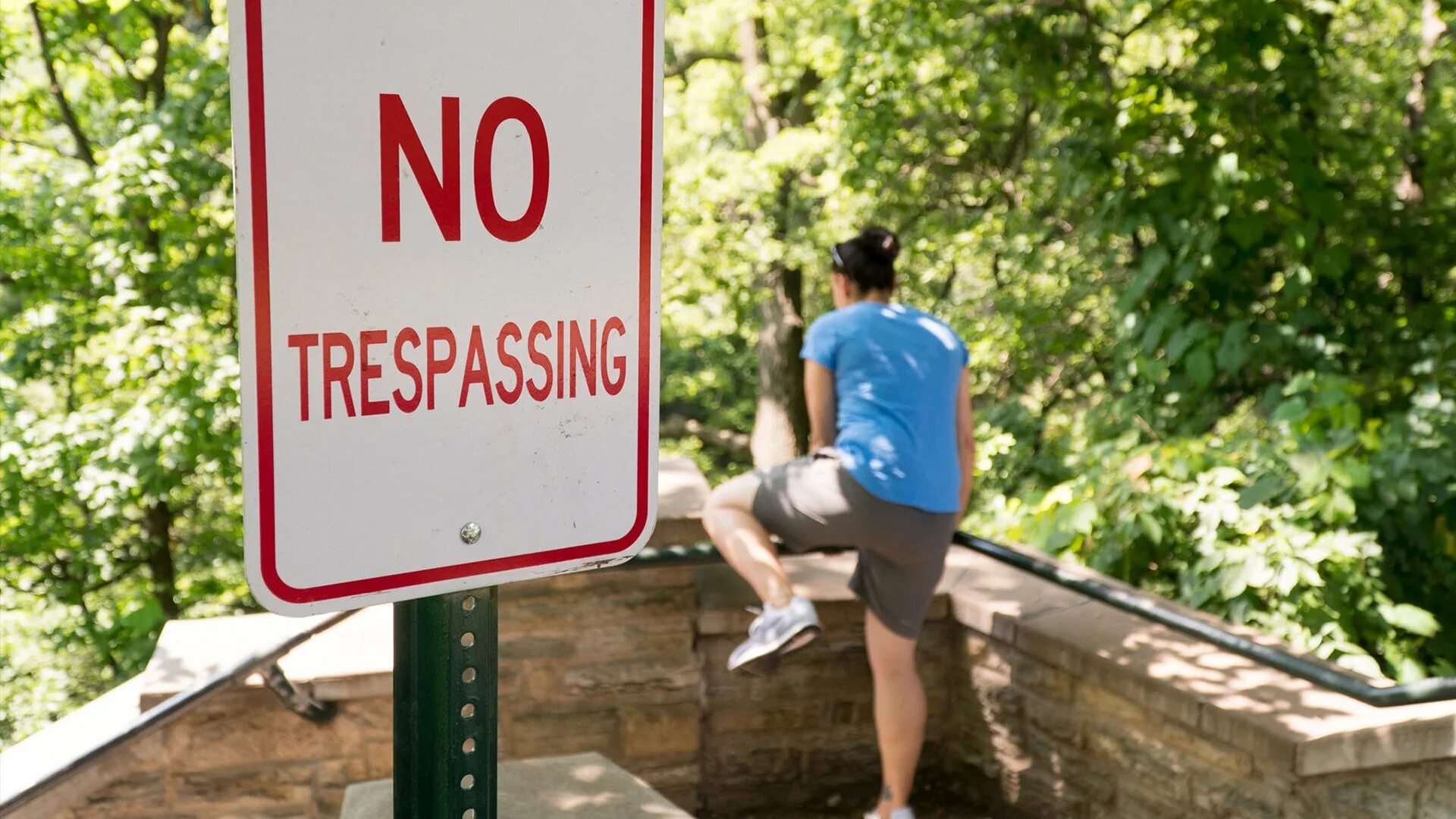 Warning attempt to read property. No trespassing this property is protected by video surveillance.