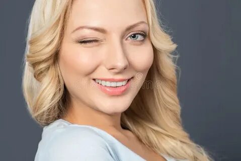 Что значит подмигнуть