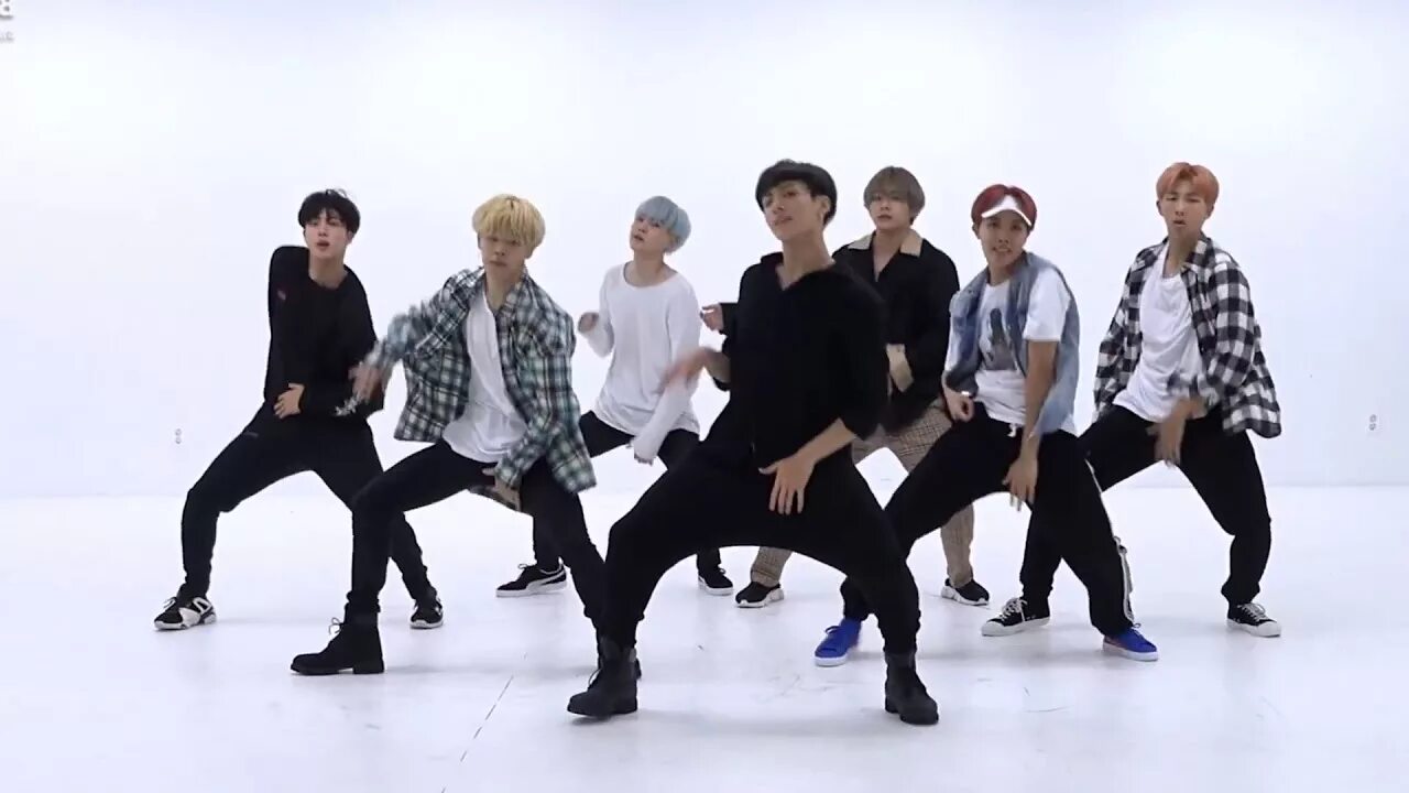 Корейская волна халлю. K-pop кавер дэнс. Кпоп халлю. Блэк пинк танцы. K-pop танцы.