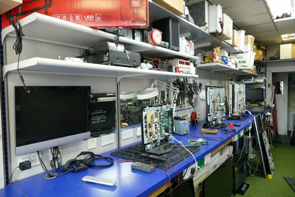 инженер медицинского оборудования. техобслуживание медицинского оборудования. компьютерный мастер. оборудование керхер. техобслуживание оборудования.