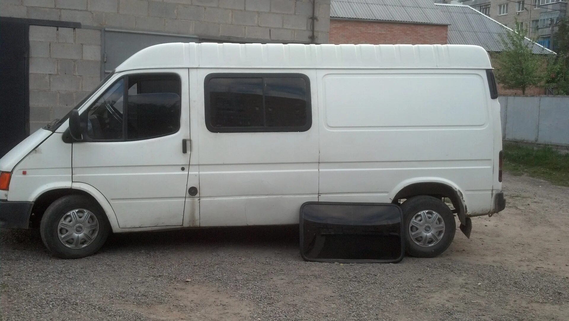 Ford Transit 4g. Форд Транзит 4 поколения. Ford Transit 2.5. Форд Транзит 4 двери.