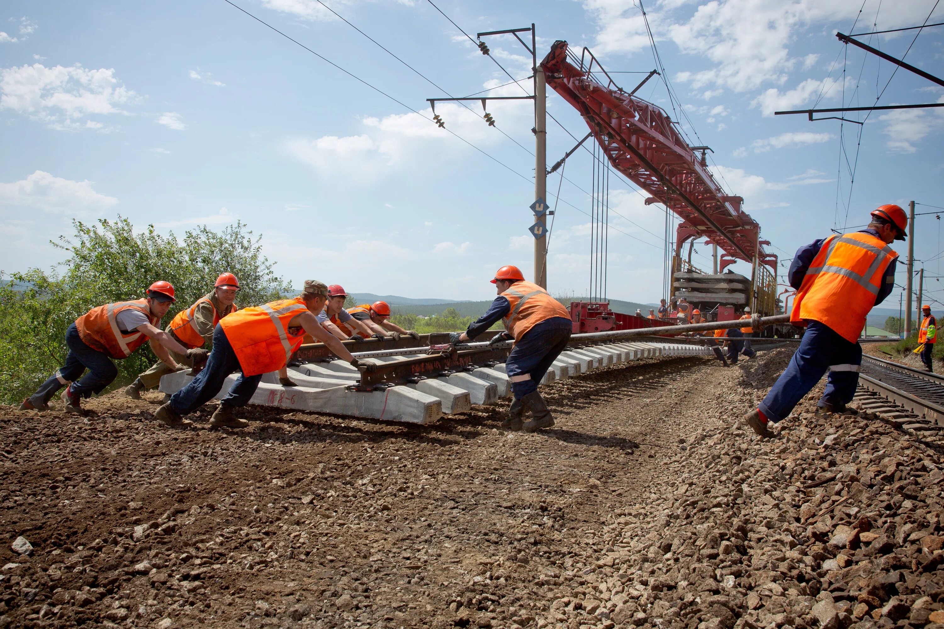 Ремонтные схемы путевых работ. Работники кжд. Ремонтно-путевые работы. Ремонт железнодорожных путей. Укладка железнодорожных путей.