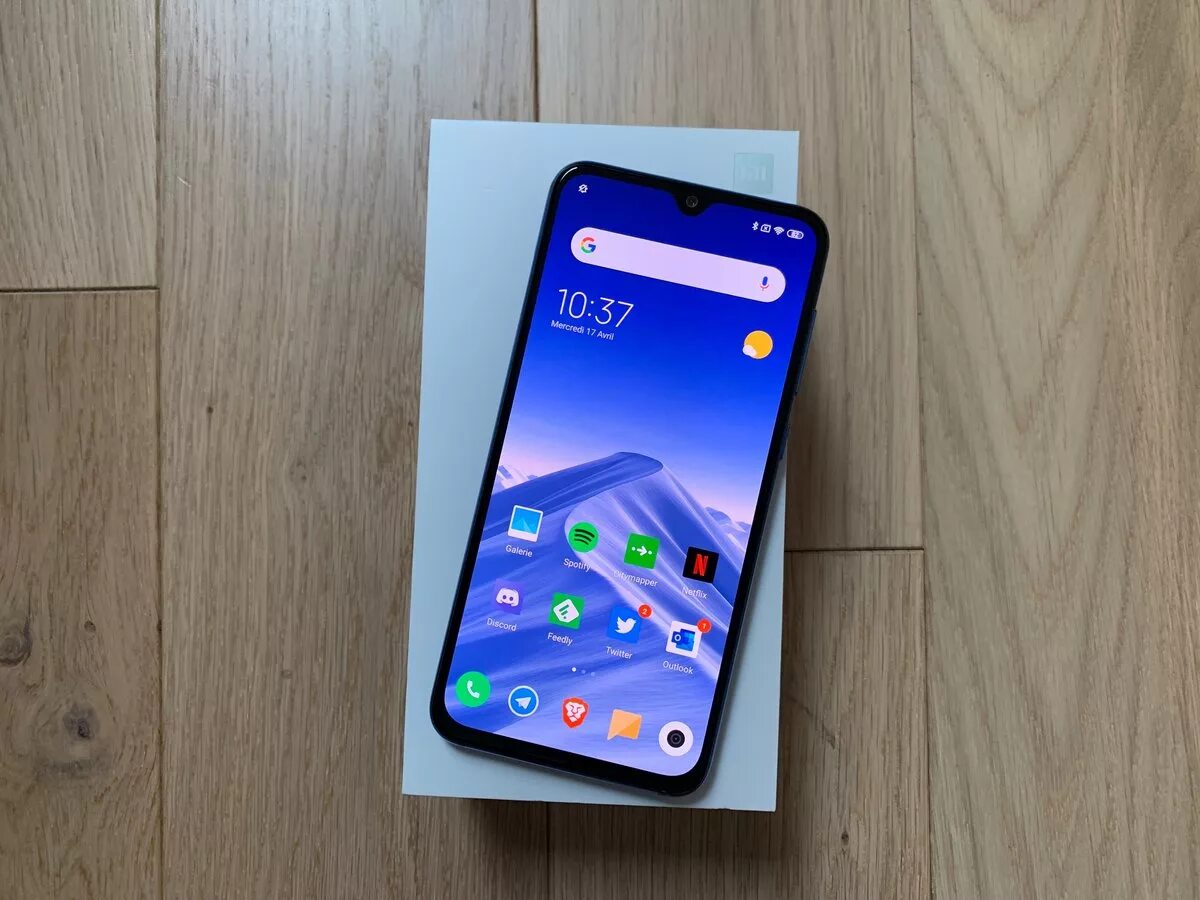 Se версия xiaomi. Для Xiaomi mi 9 se. Ми 9 se Xiaomi. Xiaomi mi 9 и mi 9 se. Xiaomi 9 коробка.