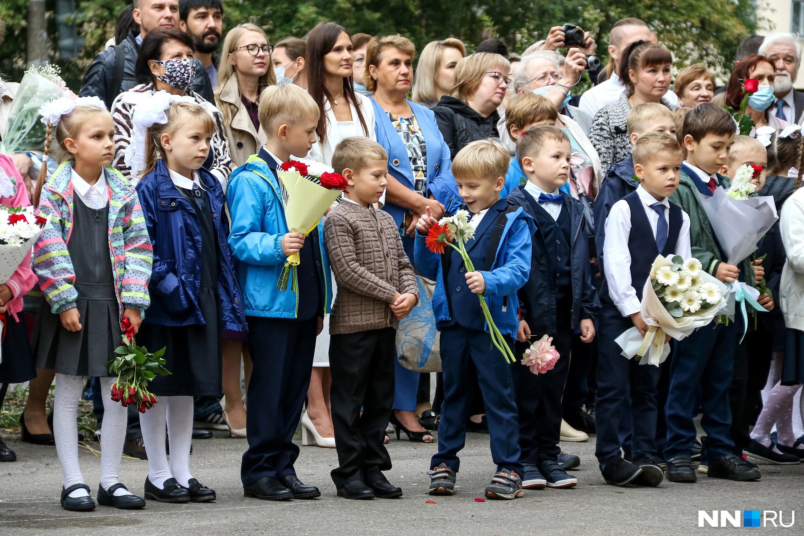 Линейка 2 класс 1 сентября. 26 школа междуреченск. Как прошел сентябрь в школе. Земская гимназия 1 сентября. Как прошел сентябрь в школе.