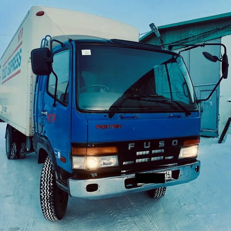 Митсубиси файтер купить. Mitsubishi Fuso Fighter 1993. Фусо Файтер 1990. Грузовик бу в Якутске.