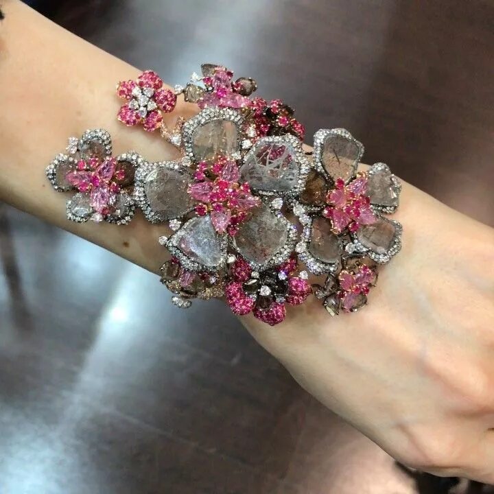 Liza borzaya. Liza Borzaya Jewelry. Лорейн Шварц алмазные украшения. Лакшери украшения.