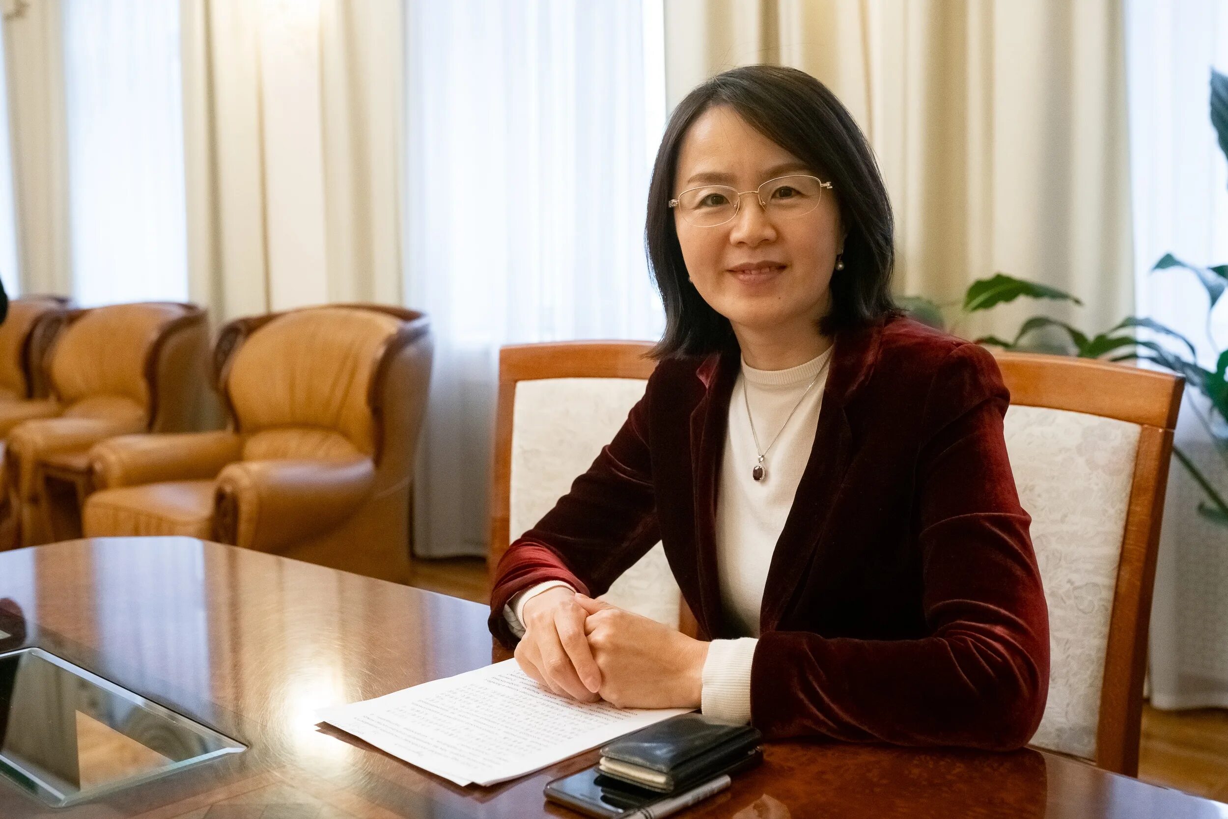 ван вэньли генконсул китая. генеральный консул кнр. консул китая в екатеринбурге. консул китая во владивостоке. генеральный консул кнр во владивостоке.