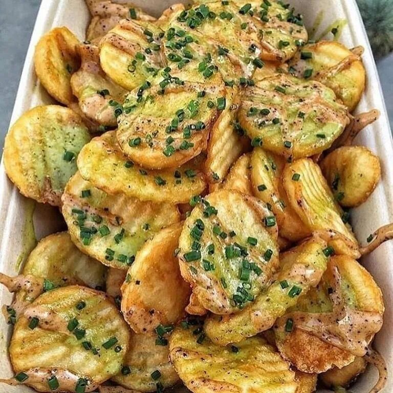 Как быстро запечь картошку в духовке. Запеченный картофель. картофель в духовке. вкуснаякариошка в духовке. вкуснейшая картошка в духовке.