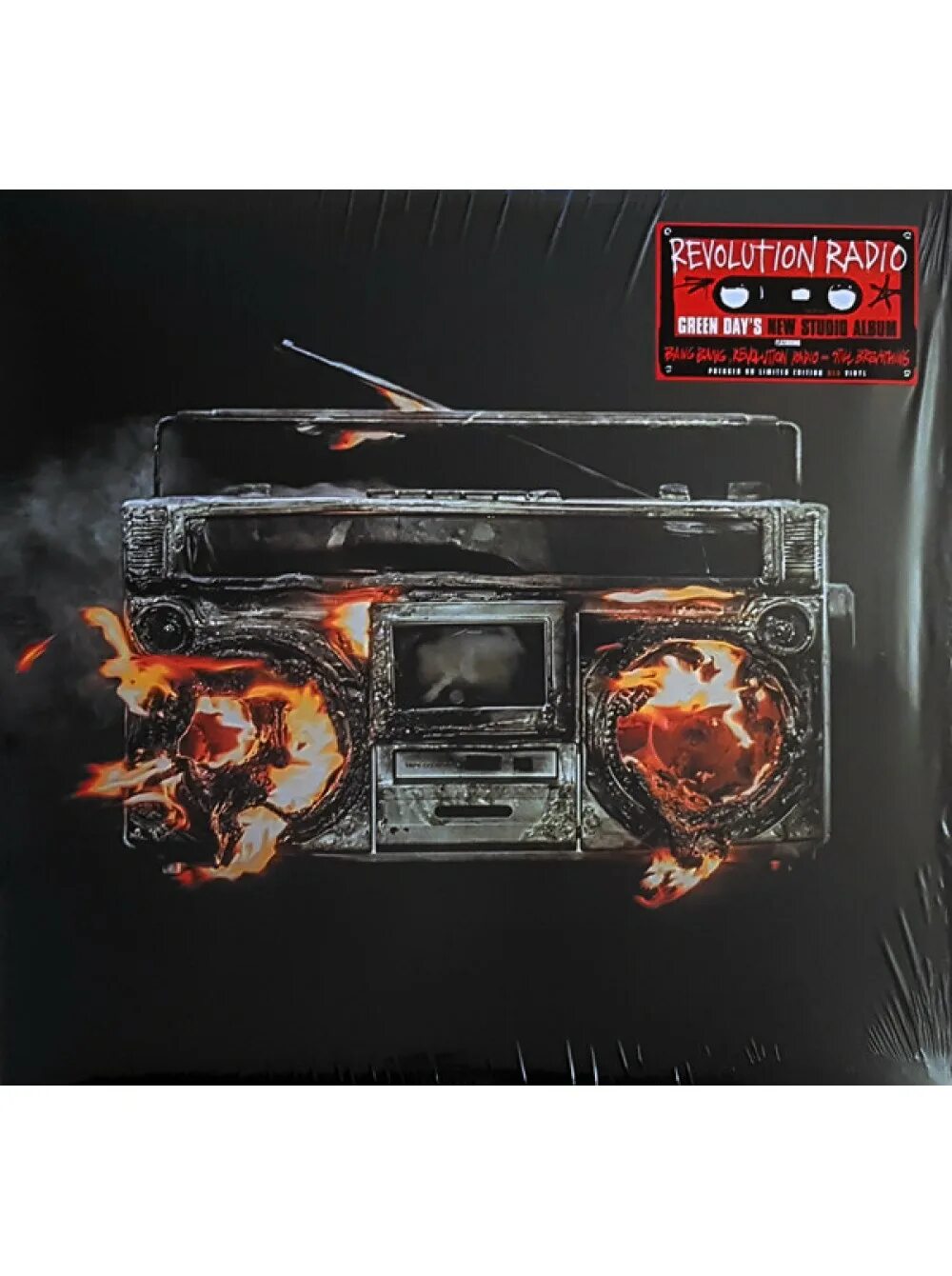 Альбом green revolution radio. Revolution radio green. Cd green day: revolution radio. Грин дэй революшн радио. Green day revolution radio альбом.