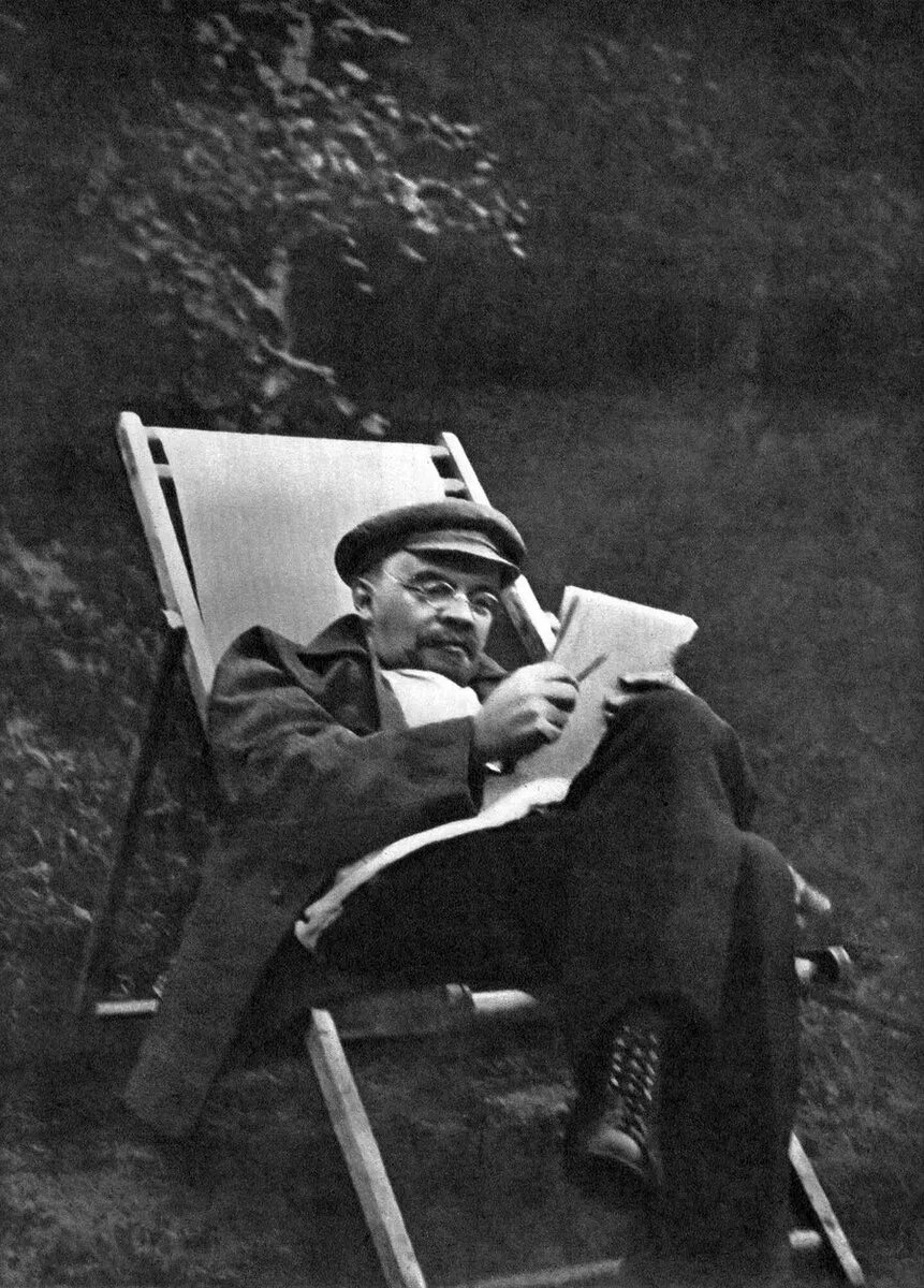 Ильич ленин годы жизни. Ленин в Горках 1922. Ленин 1923. Фото Ленин в Горках в 1922.