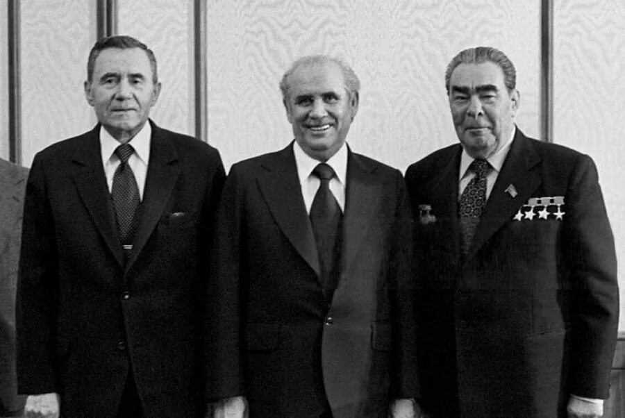Тараки афганистан. Нур мухаммед тараки афганистан. Брежнев афганистан. Брежнев и афганистан. Лидер ндпа нур мохаммад тараки.
