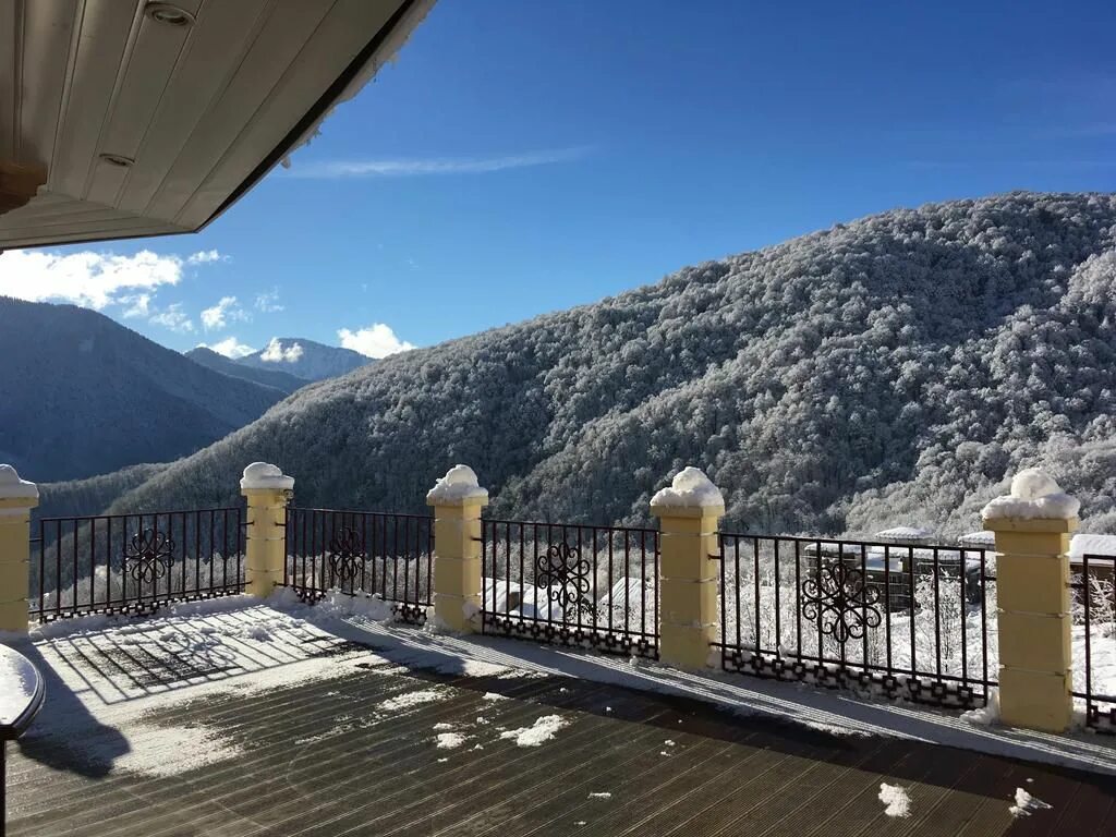 отели красной поляны с видом на горы