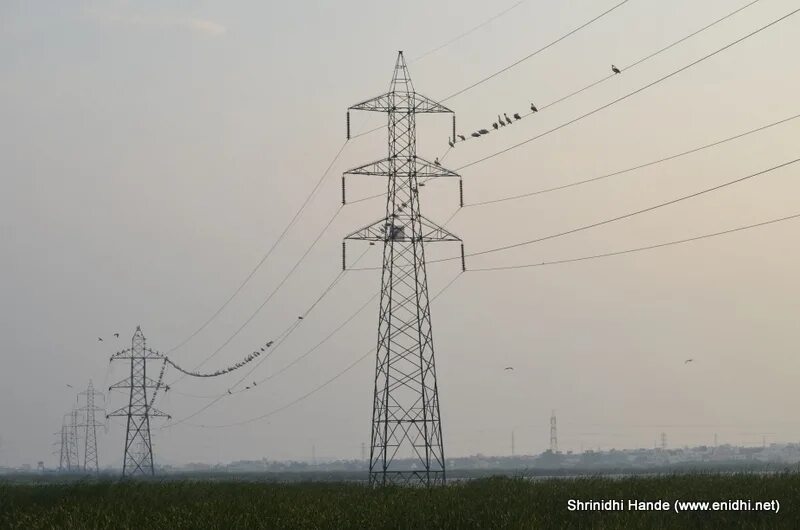 High voltage power. High Voltage Power transmission lines. ЛЭП 100 кв. Высоковольтная линия 100 КВТ. Фидер на электростанции.