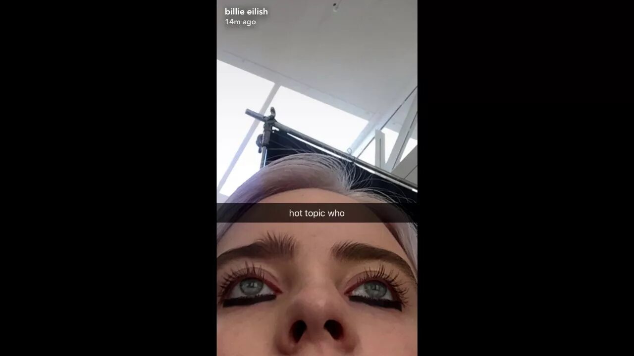 Билли айлиш 2019. Билли айлиш broken heart. Billie eilish в полный рост. Billie eilish when we all fall asleep where do we go обложка. Билли айлиш broken heart.