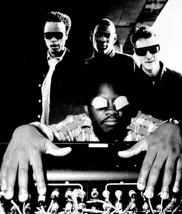 Massive attack inertia creeps. Massive attack. massive attack рок-группа. massive attack фото.