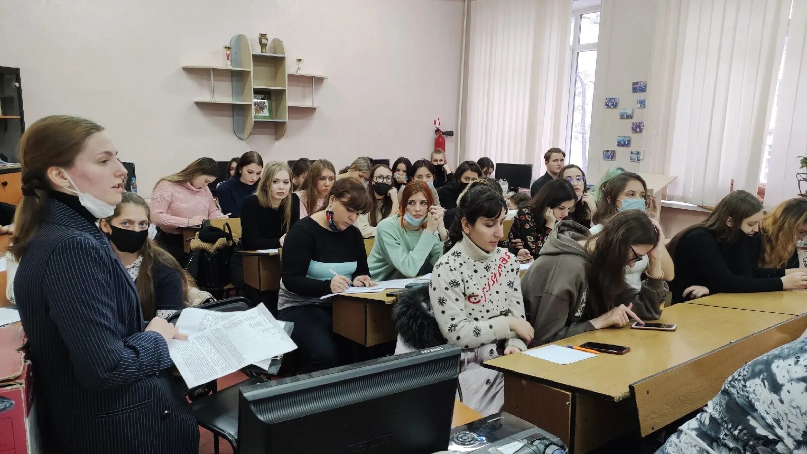 Огу филологический факультет. Бурнацева кафедра французского языка мглу. Мглу факультет французского языка. Лингвистика филологический факультет. Мгу кафедра французского языкознания преподаватель бабаева фото.