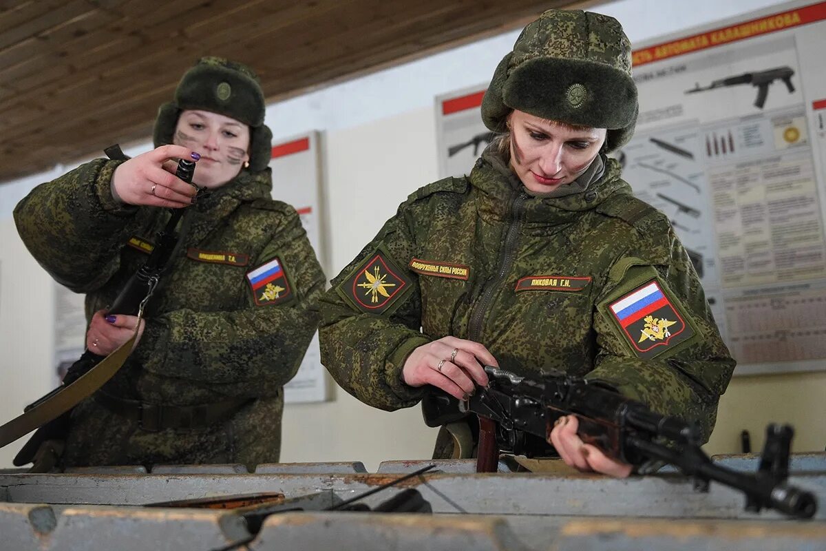 Военную форму выдают