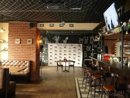 Кафе бегемот и мышь дмитров. Гриль бар бегемот и мышь. Гриль бар дмитров. Бар бегемот и мышь дмитров. Бегемот садовая 12 ресторан.