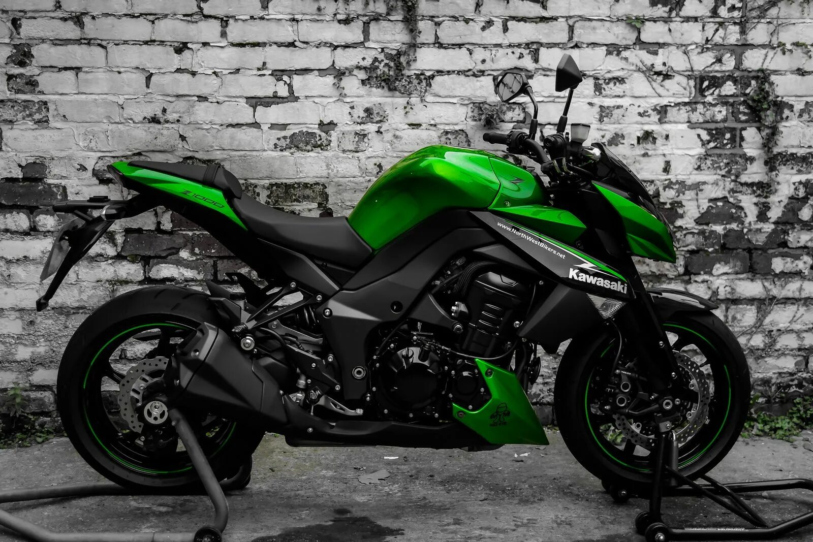 Kawasaki z1000 2021. Черно зеленый кавасаки. Мотоцикл kawasaki ninja 1000. Мотоцикл кавасаки 1000. Kawasaki zx-10 ninja.