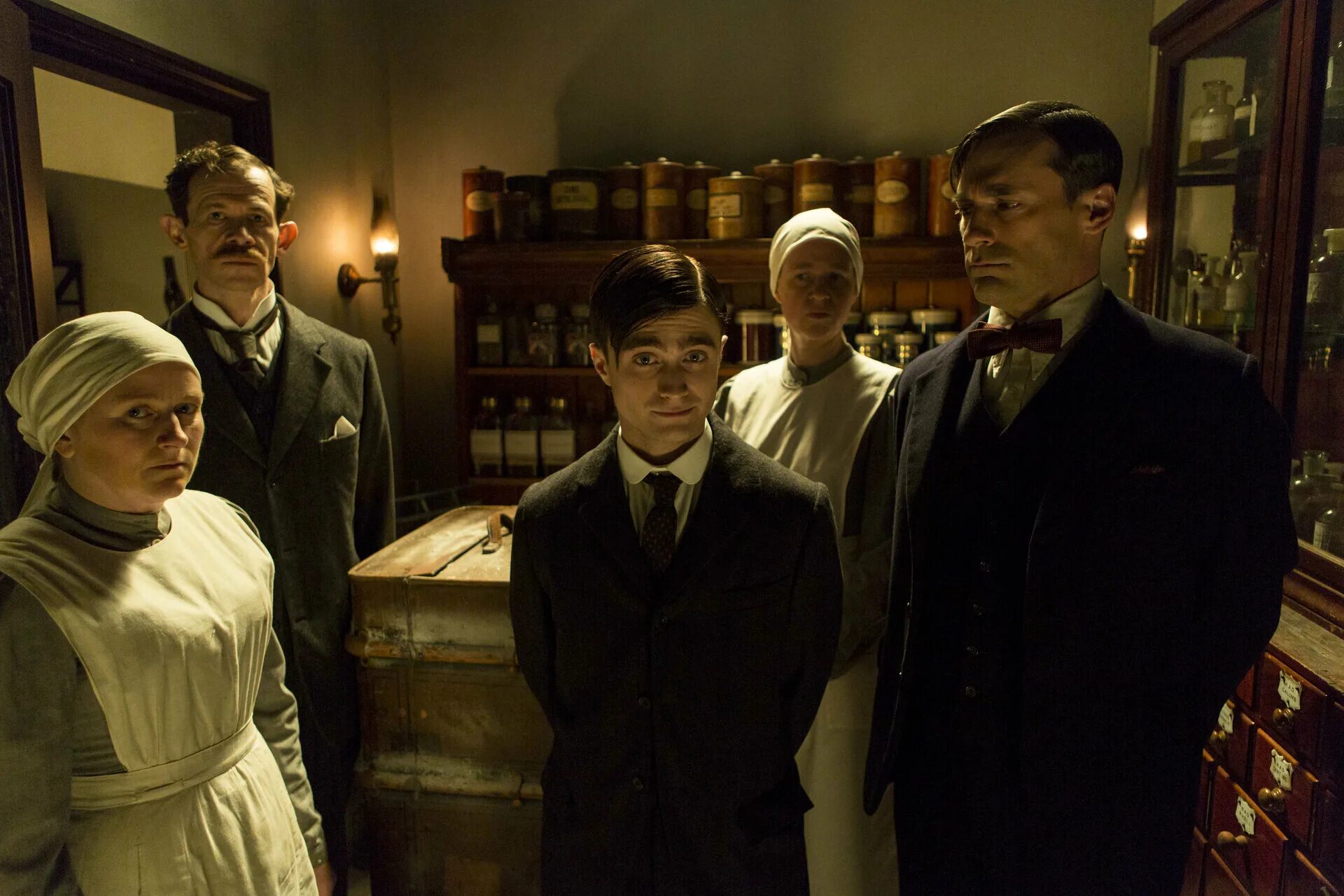 записки юного врача главный герой. записки юного врача с дэниэлом рэдклиффом. записки юного врача сериал 2012–2013. записки юного врача главный герой. дэниел рэдклифф записки юного врача.