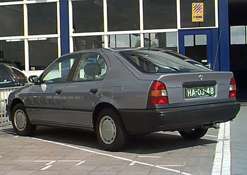 Nissan Primera 2.0 d SLX, 1991 Auta5P ID:10485 RUS